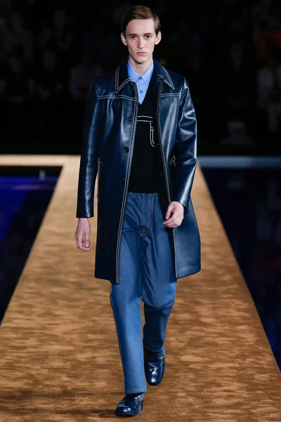 Look 14